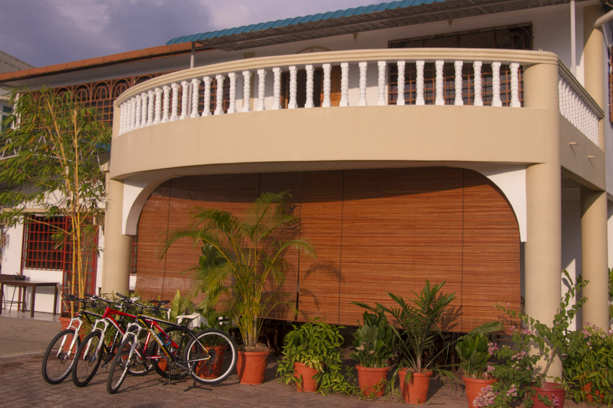 Bike And Tours Bed And Breakfast Lahad Datu Esterno foto