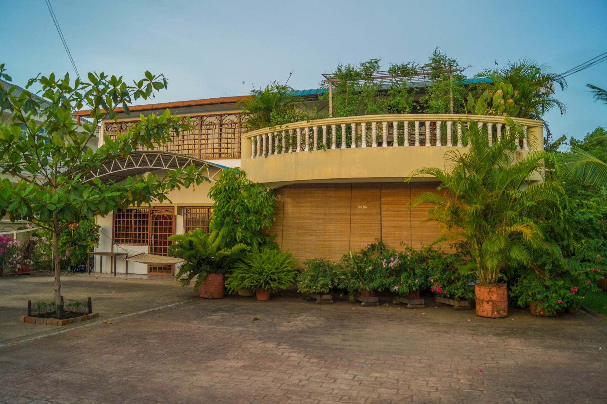 Bike And Tours Bed And Breakfast Lahad Datu Esterno foto